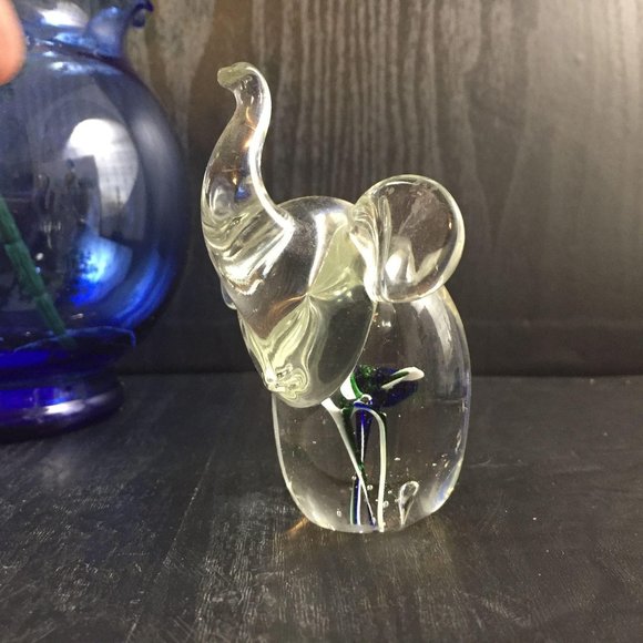 Glass Elephant Paperweight Flowers Figurine Blown - Picture 2 of 9